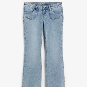 Lowwaist bootcut jenas - as coola jenas från Hm!! Bootcut och lowwaist, sorlek 40 men passar 38🙌🏼