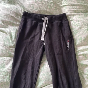 Vintage Champion mjukisbyxor Medium - Svarta champion mjukis byxor, skinny fit. Nyskick