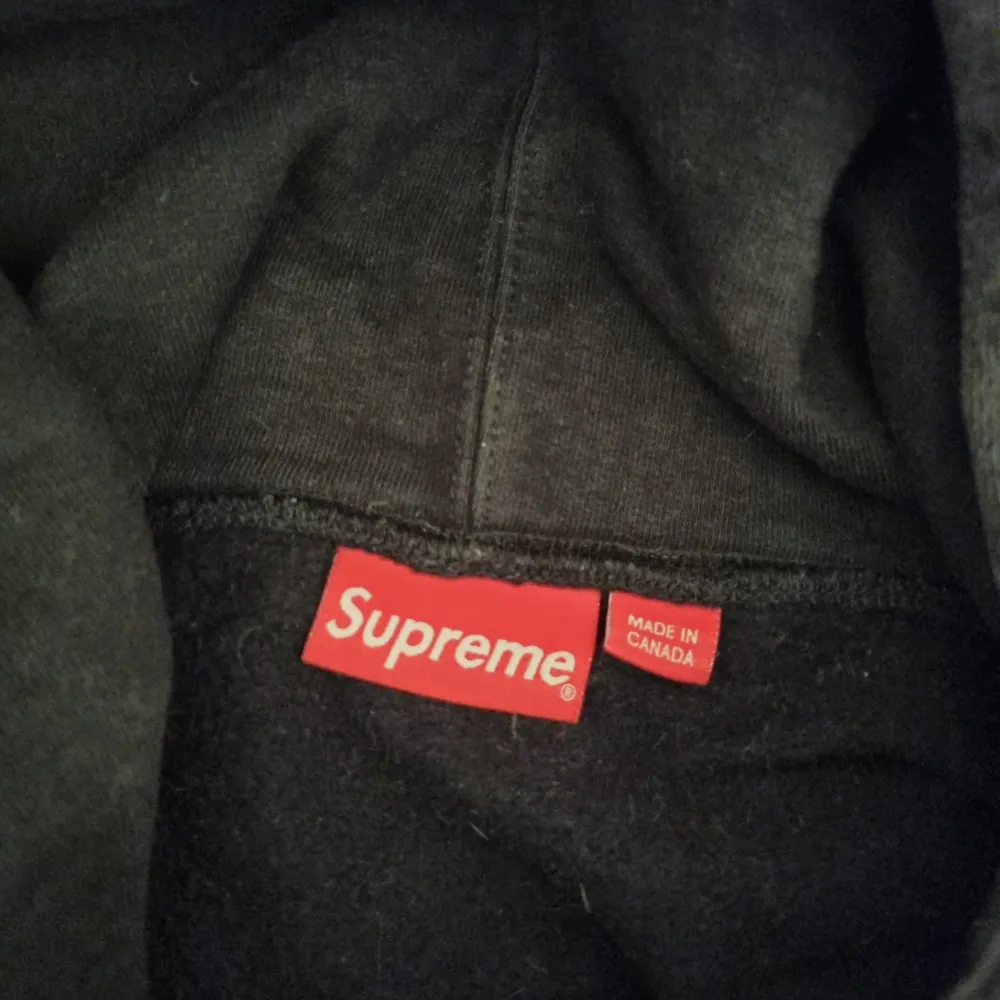 Condition: 9/10 barely worn FW18. Hoodies.