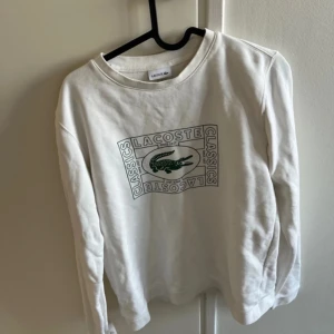 Lacoste tröja  - Lacoste tröja använd några gånger. 