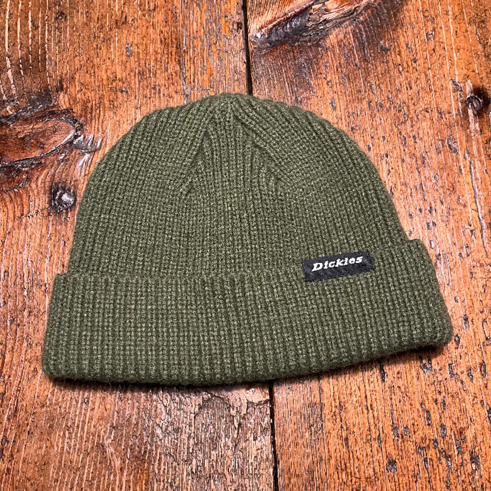 Dickies beanie, använd någon gång, skick 9/10,. Accessoarer.