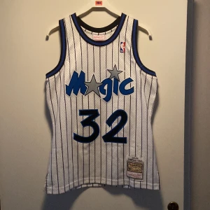 Shaq Orlando linne  - Shaq linne från  93-94 säsongen  köpt för 1200 använd 7-8 gånger pris kan diskuteras 