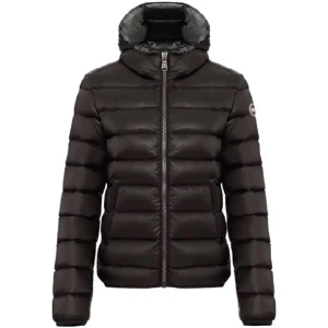 Colmar jacka - Hej fina! Jag säljer min Colmar jacka i jättebra skick på grund av att den inte är i min stil längre 🥰 Köpt för 5500, skriv för vidare frågor eller bilder! 💕 