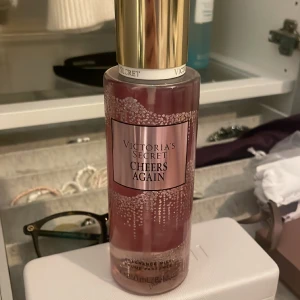 Victoria secret  - Säljer denna jätte fina limited edition Victoria secret parfym då den inte kommer till användning längre, nypris 250kr💗