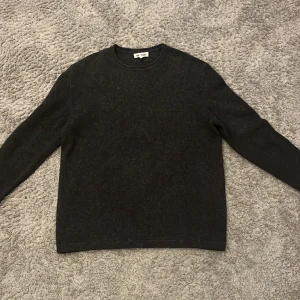 Soft goat sweatshirt  - Tja säljer nu min soft goat sweatshirt andvänd 1 gång sprillans ny! Storlek M lite stor för mig!. Nypris 2500 mitt pris 1300