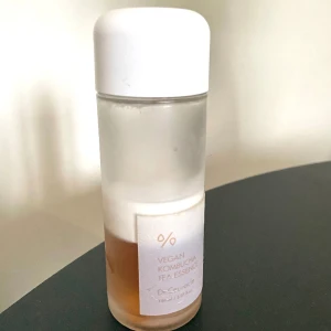 Dr Ceuracle Vegan Kombucha Tea 150ml - Ca 50% kvar. Passar ej min hy längre. Nypris 499kr.