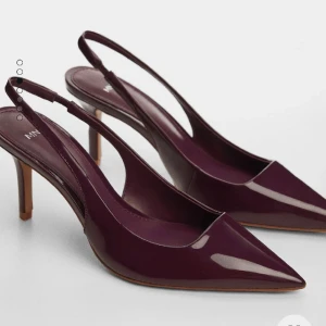 NÅN SOM SÄLJER?  - Finns det nån underbar person som säljer dessa vinröda klackar från mango i storlek 37???