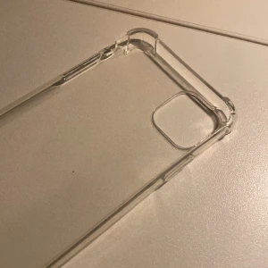 Mobilskal - säljer en Genomskinlig iphone 11 PRO Max🤍
