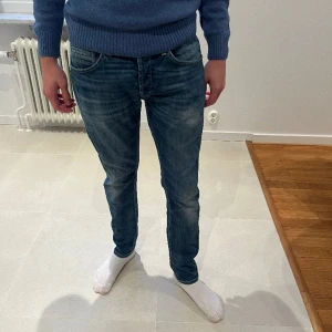 Dondup george jeans strl 34  - Storlek 34  8.5/10  Passar 185 75kilo +  Nypris 2495+ 