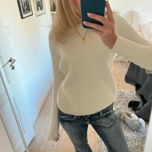 Stickad tröja - Fin stickad tröja från phi phi stat storlek står inte men skulle säga runt S