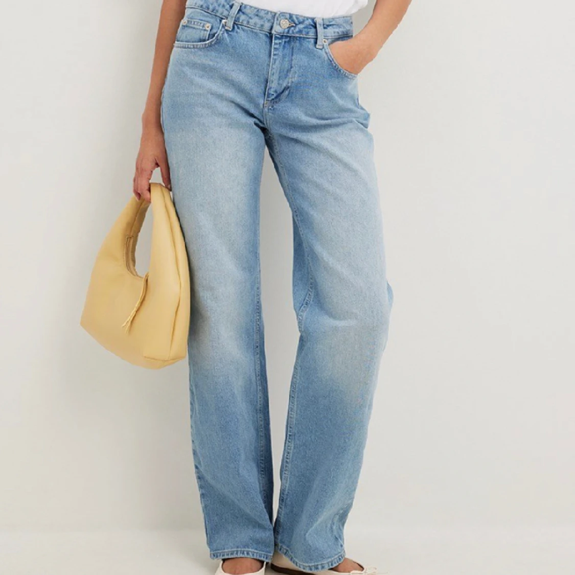 Raka jeans med medelhög midja 