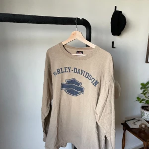 Harley Davidson tröja - Super fin långärmad med nice tryck både fram,back och ärmar. 