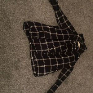 Tröjor - Aldrig använt dimhär  säljer för att jag rensade garderoben 