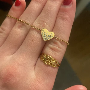 Guld armband och en ring - Säljer dessa i samma, i ett kit, inte fake guld 
