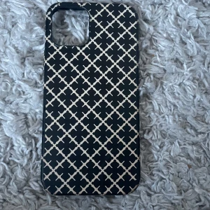 By malene Birger skal - Fin skal för iPhone 12 från By malene Birger. Som nytt💕