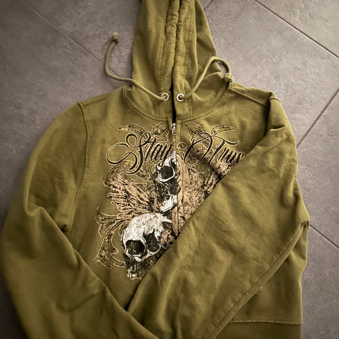 Utban outfitters hoodie  - 90