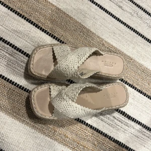 Platå sandaler  -  Använda 1 gång , Från ASOS.  Nyskick! Normala i storlek, 🦋   