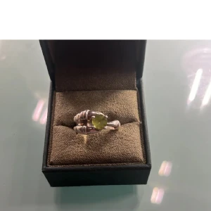 Maria nilsdotter claw ring - Säljs inte längre, fint skick. Storlek 17 tror jag, passar på ringfingret. Kan diskutera pris