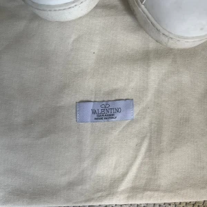 Valentino 11s - Säljer dessa feta valentino 11s som är nästan sprillans nya (skick 9/10)(äkta)