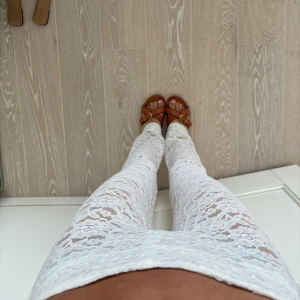 Spetsbyxor  - Såå fina spetsbyxor med låg midja och bootcut❤️ aldrig använda, jag är 175