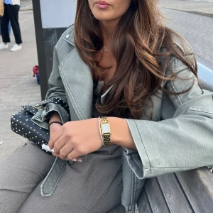 ”Grön” skinnjacka  - Beige/grön skinnjacka 