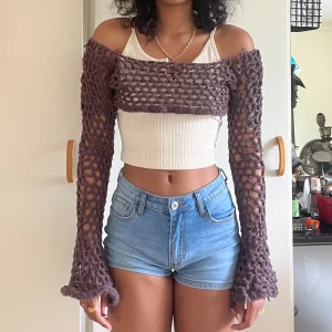 Egengjord shrug  - Säljer denna virkade shrug som jag gjort själv då den inte kommer till användning längre!