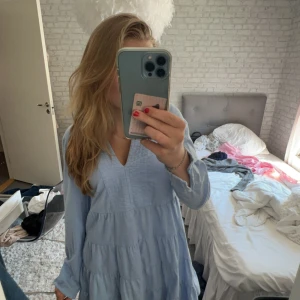 Blå zara klänning skit nice till sommaren - Blå zara klänning utan några defekter💗 perfket till sommaren både nrö man ska va uppklädd och till vardags