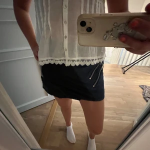 Jeanskjol - Så cool jeanskjol med dragkedjor!! 