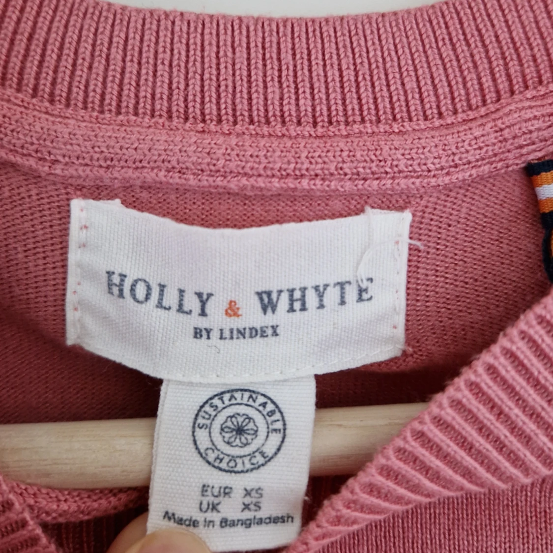 2 finstickade tröjaor - 93