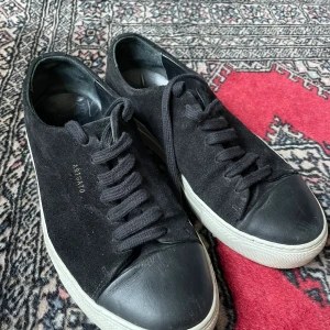 Axel arigato - Svarta mocca. Stl 39. Mycket gott skick. 