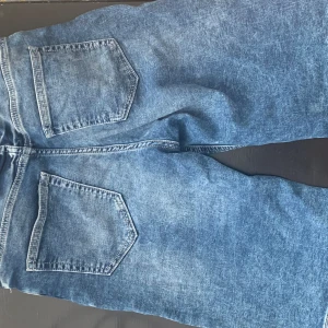 Jeans shorts/ Herr  - Säljer åt min brorsa, har bara använts 2 ggr, Storlek EUR 170,  skrev till storlek 32 för att det var obligatoriskt att lägga till storlek, kan sänka priset till 70-75kr.