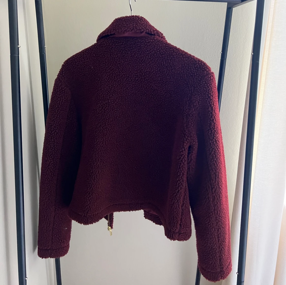 Vinröd teddyjacka  - 90