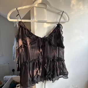 Topp - Mörkgrått linne från Zara i bra skick