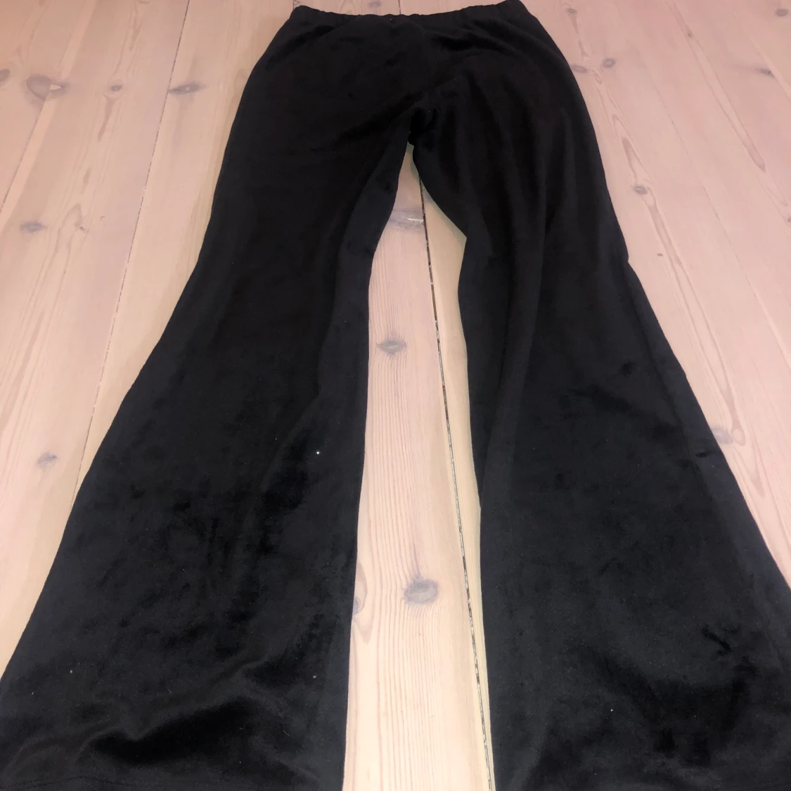 Svarta mjukis byxor  - 90