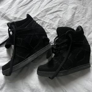 Kilklackar  - Kilklackar från okänt märke. Köpta för ett tag sedan och säljer då dem inte kommer till användning.💕