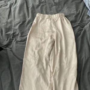 Pyjamas byxor - Fina och lena pyjamasbyxor i jätte fina skick (knappt använda)