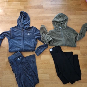 Mjukisset  - Två par mjukisset. Suuuperfina men kommer inte till användning längre! FÖRTYDLIGANDE: 450 kr/st eller 600 för båda😊 