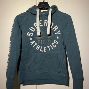 SUPERDRY HOODIE - SUPERDRY Hoodie i bra skick 