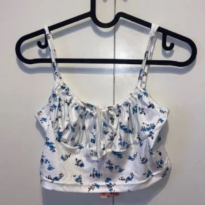 Linne - Gott skick, prislappen kvar. 