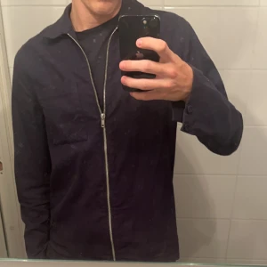 Overshirt - Säljer nu min overshirt från brothers, mycket bra skick inga skador eller liknande. Kom privat vid mer frågor 