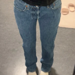 Levi’s Jeans  - Mörkblåa straight jeans från Levi’s. Storlek W 29 L 32. 
