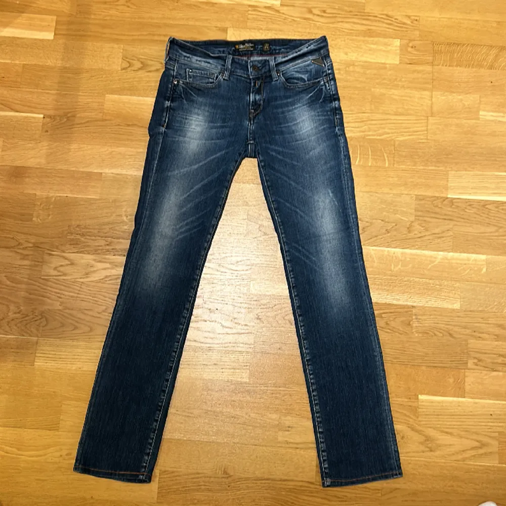 Ett par as snygga replay jeans i storlek 28/32. Jätte fräscha! Pris går att diskuteras vid snabb affär!. Jeans & Byxor.