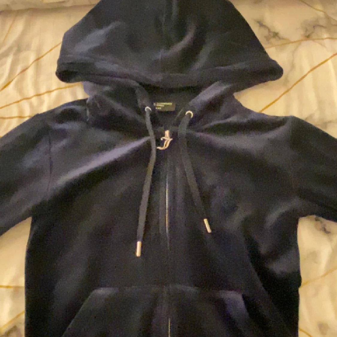 Säljer juciy Couture kofta