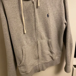 Polo ralph lauren zip - Ralph lauren zip i bra skick storlek M. Budgivning från 499