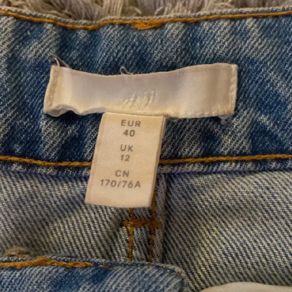 Ett par jeans från HM utan defekter. Skriv privat för mer info😊❤️. Jeans & Byxor.
