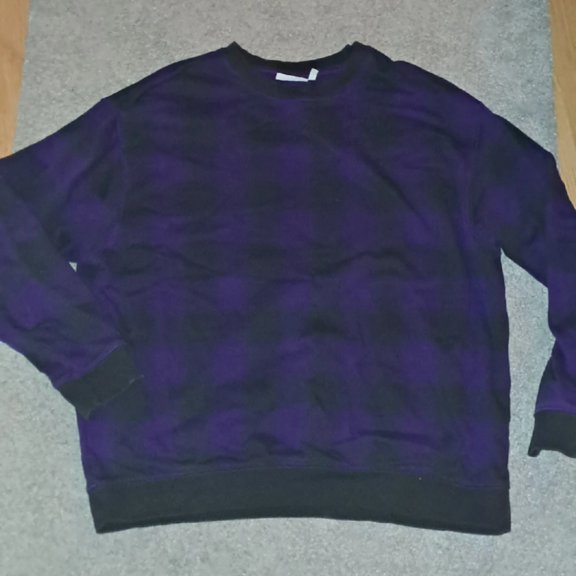 Tvär fet weekday tröja