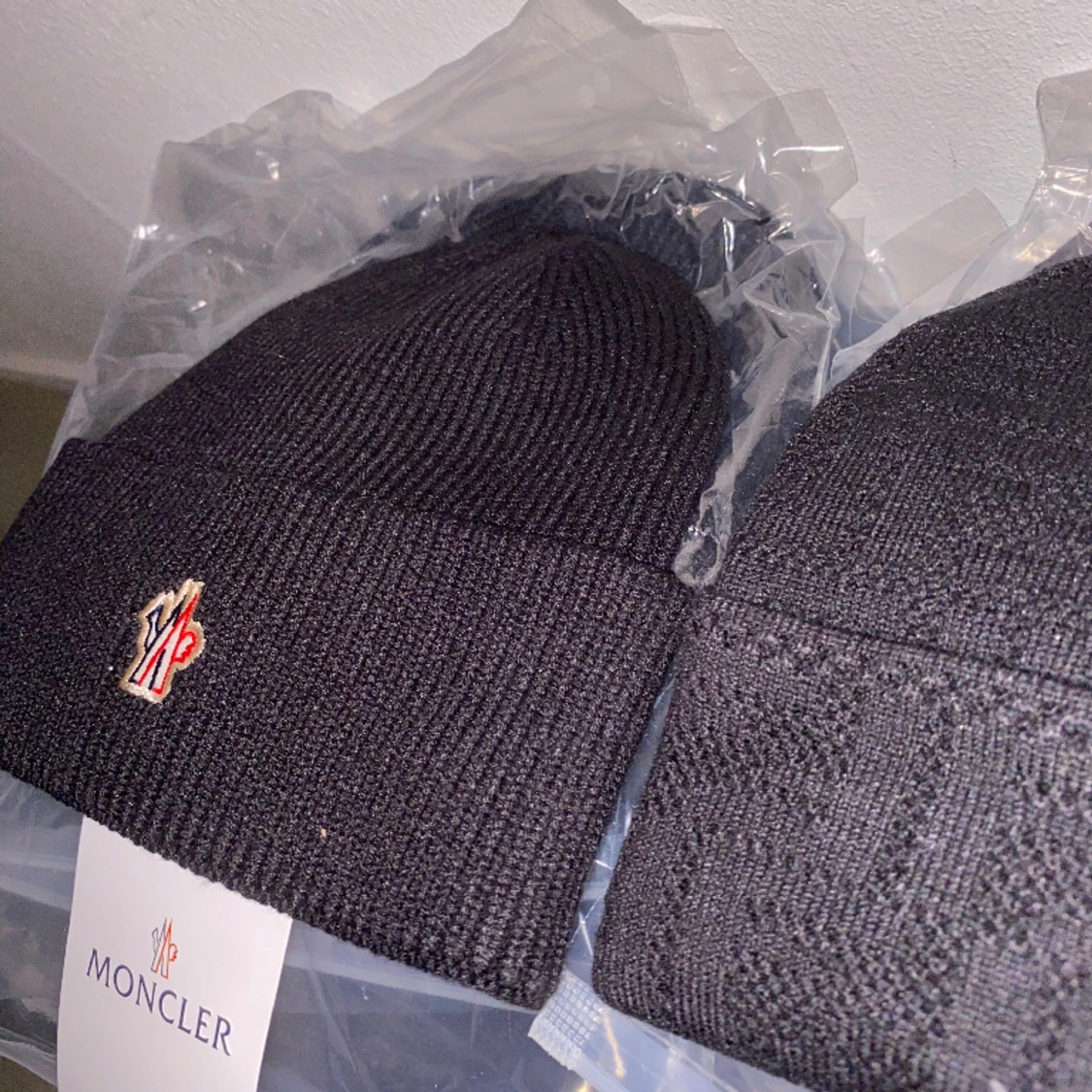 Moncler mössor  - 91