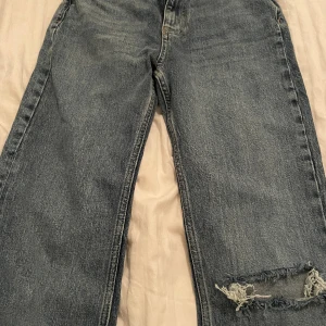Jeans - Säljer jeans från Gina i storlek 34 