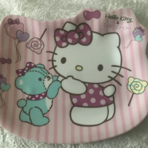 Hello Kitty Barn Tallrikar  - Helt ny  65kr/st 