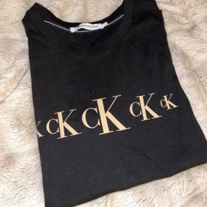 T shirt  - Aldrig använd, som ny.